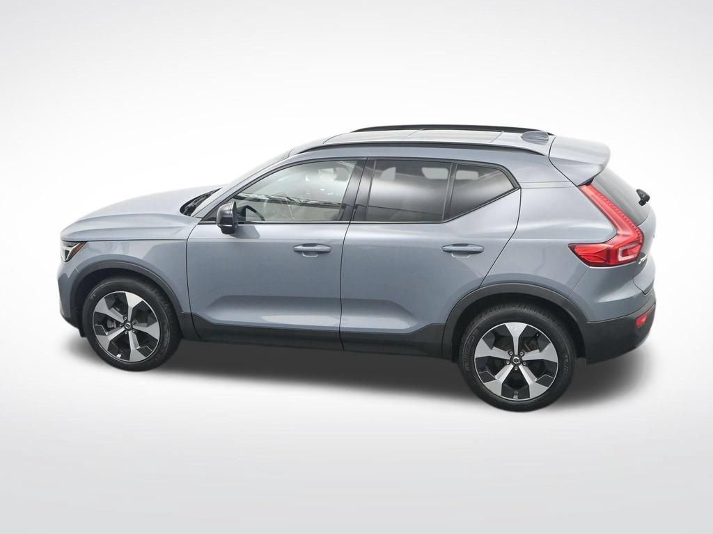 Used 2023 Volvo XC40 B4 Ultimate FWD image 36