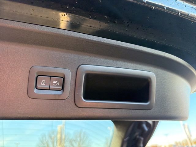 Used 2020 MAZDA CX-30 Premium image 11