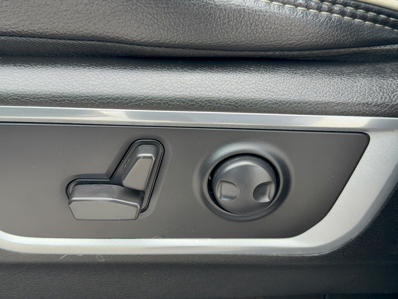 Used 2022 RAM 1500 Laramie AWD/4WD image 16