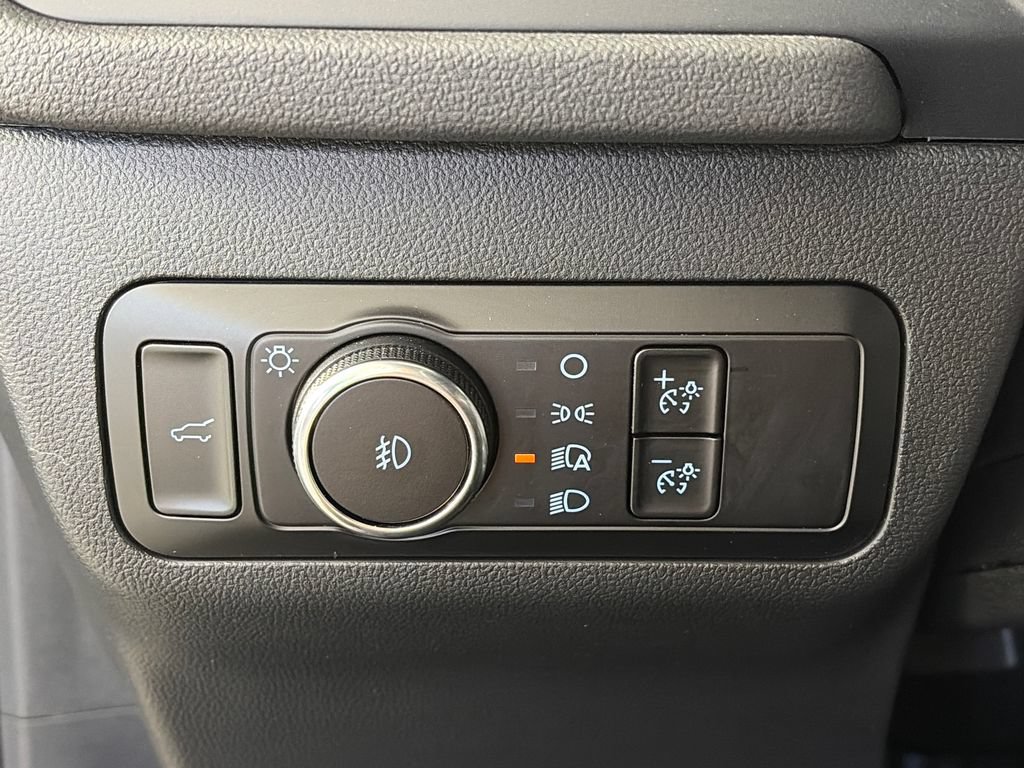 Certified 2025 Ford Escape ST-Line Select AWD/4WD image 24