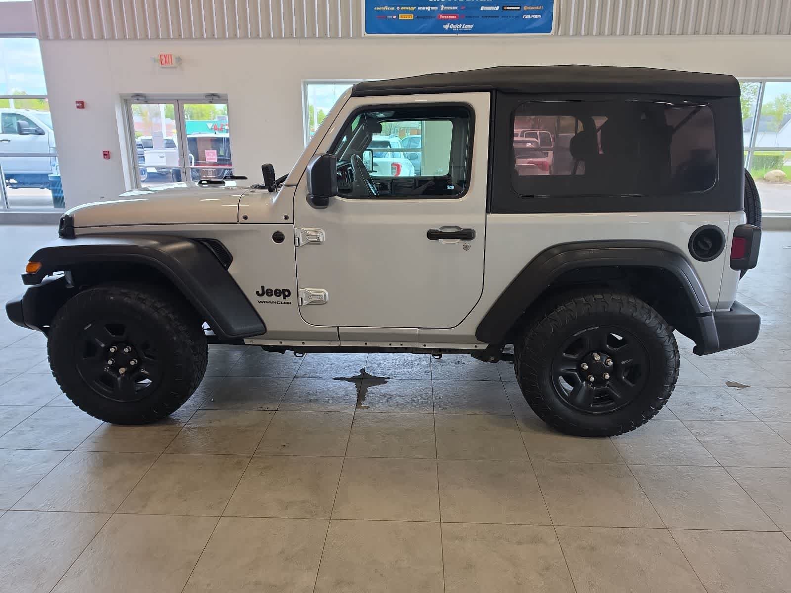 Used 2023 Jeep Wrangler Sport AWD/4WD image 10