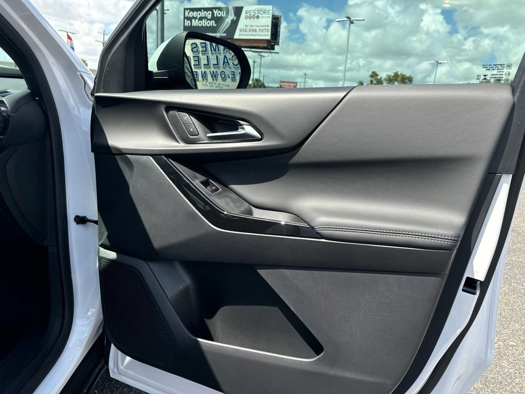 Used 2026 Chevrolet Equinox LT w/ LPO, Floor Liner Package FWD image 24