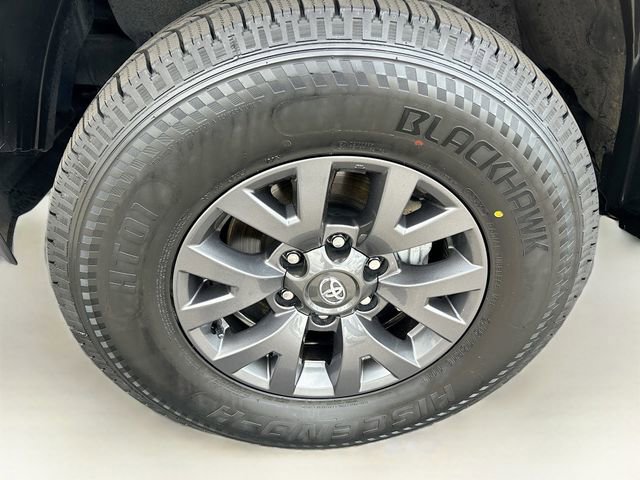 Used 2023 Toyota Tacoma SR5 AWD/4WD image 31