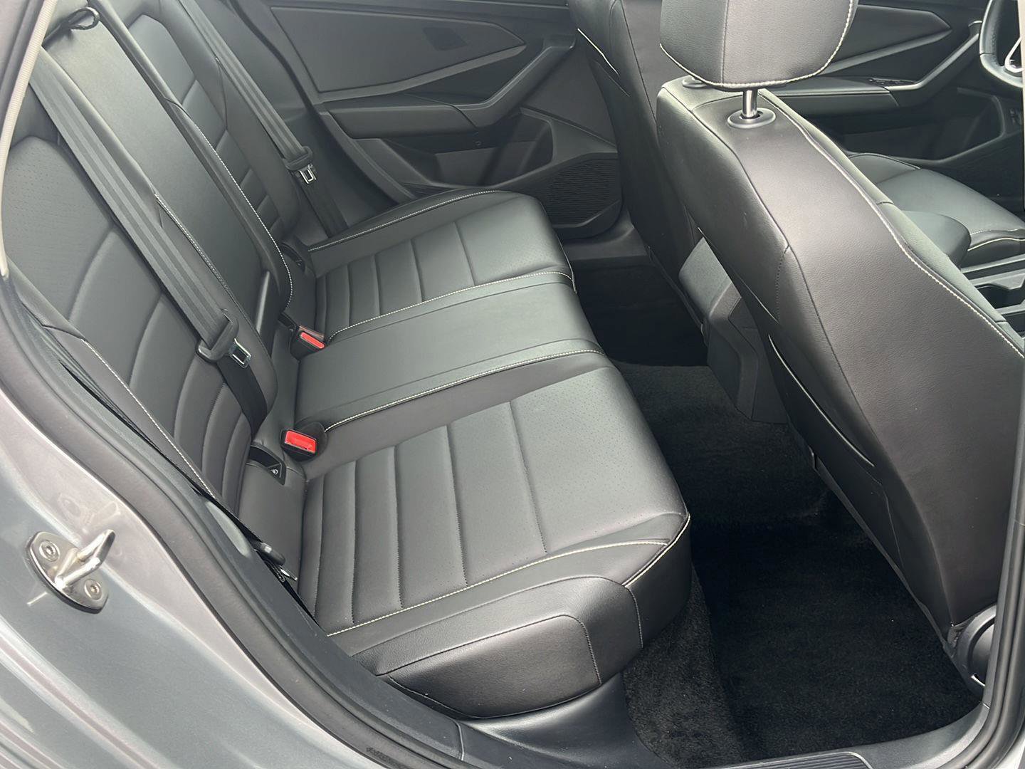 Used 2024 Volkswagen Jetta SE image 15