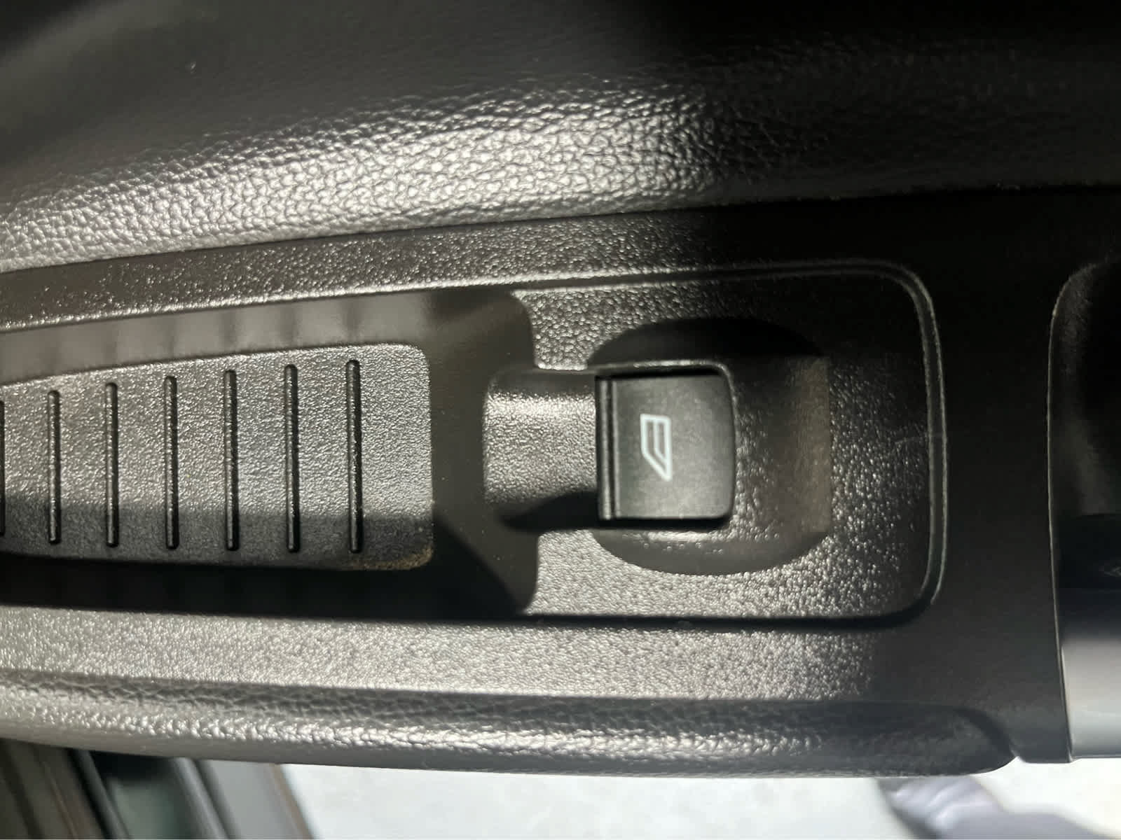 Certified 2018 Ford Escape SEL FWD image 50