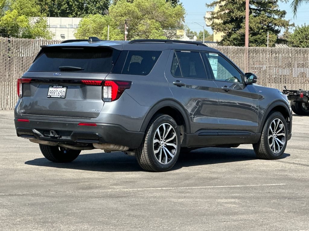 Certified 2025 Ford Explorer ST-Line AWD/4WD image 3