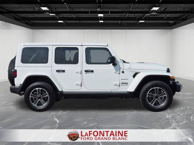 Used 2023 Jeep Wrangler Unlimited Sahara w/ Cold Weather Group AWD/4WD image 6