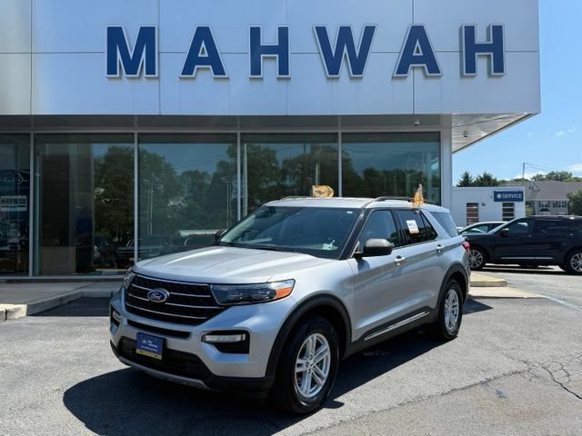 Certified 2023 Ford Explorer XLT w/ Equipment Group 202A AWD/4WD image 2