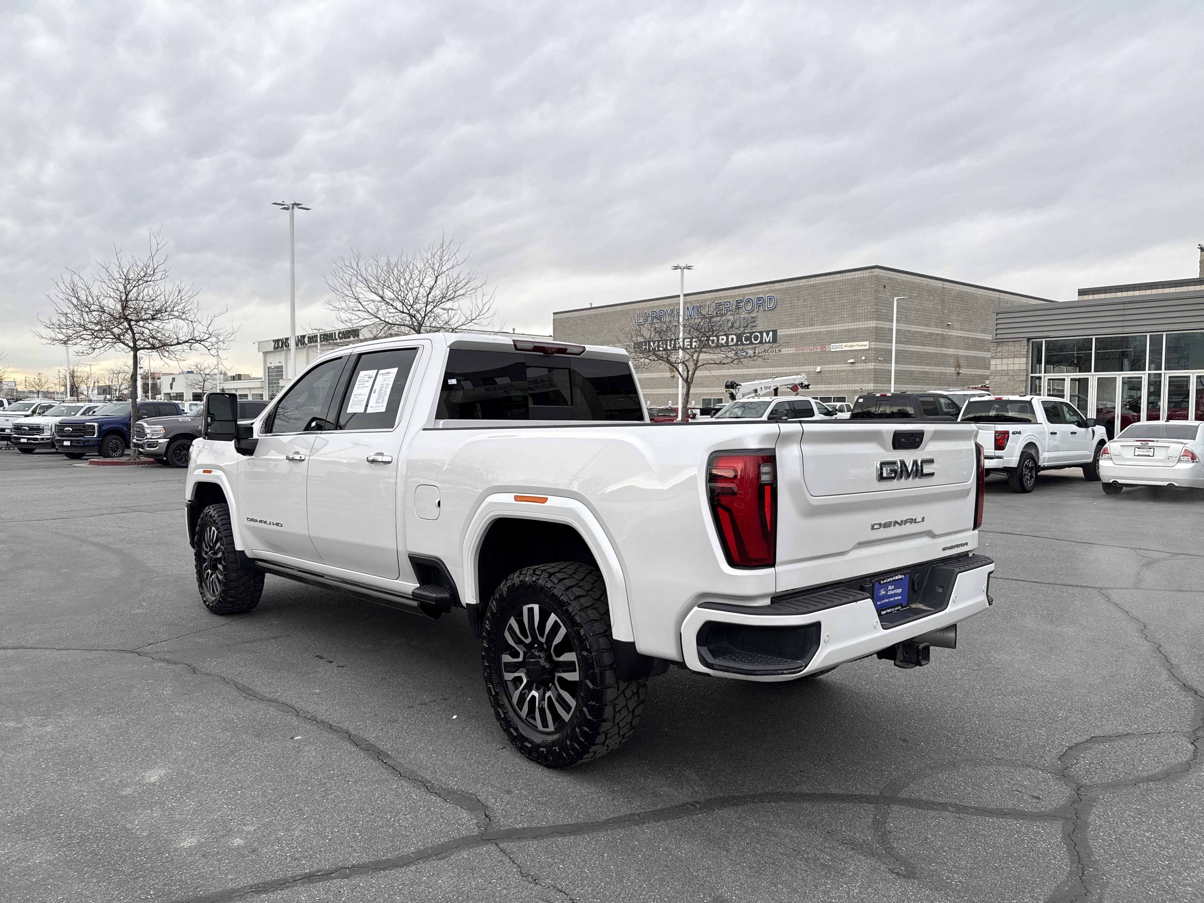 Used 2024 GMC Sierra 2500 Denali Ultimate image 4