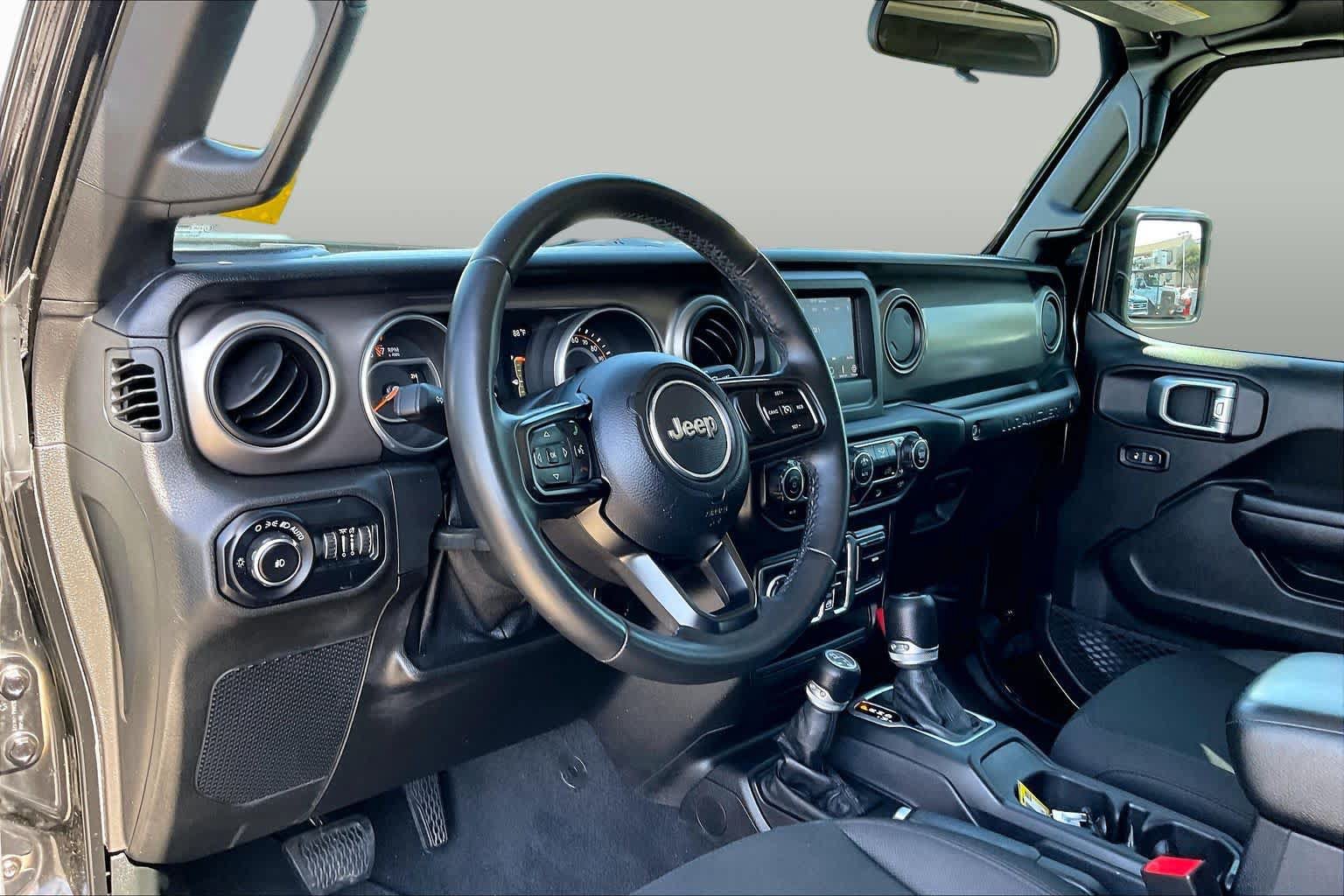 Used 2018 Jeep Wrangler Unlimited Sport S AWD/4WD image 15