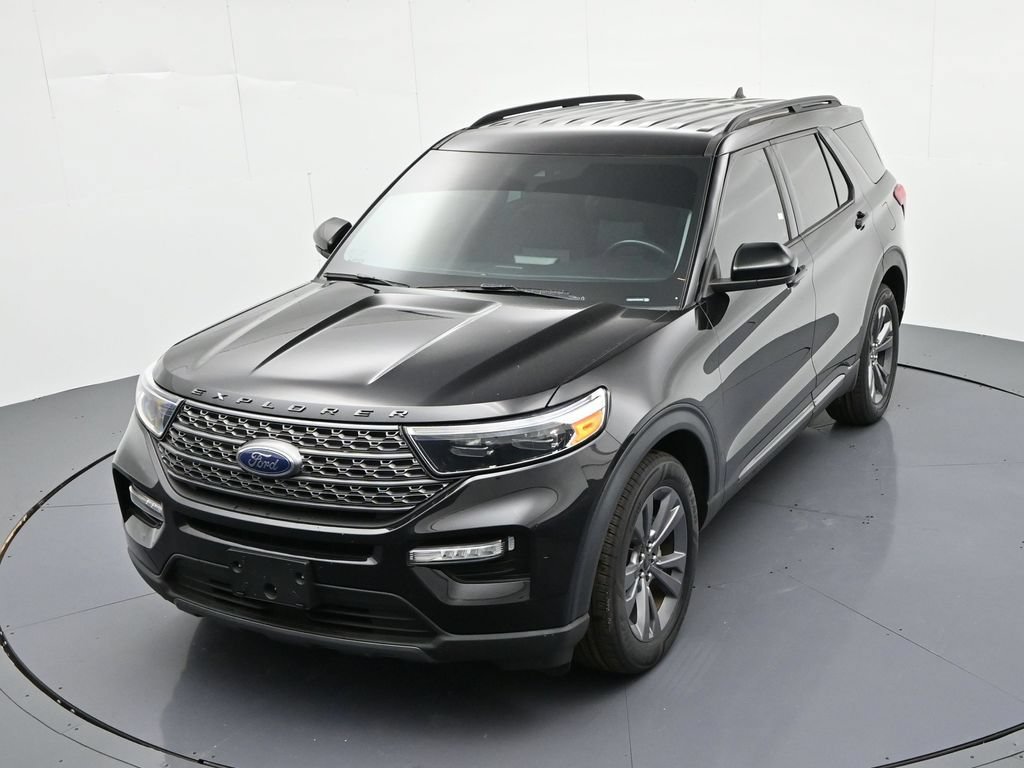 Certified 2022 Ford Explorer XLT w/ Equipment Group 202A RWD image 24