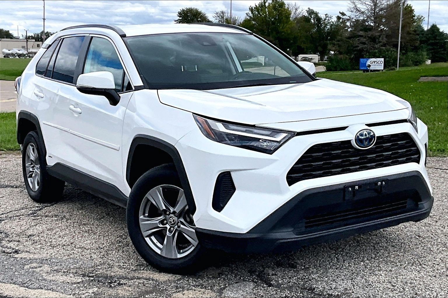 Used 2024 Toyota RAV4 LE AWD/4WD image 37