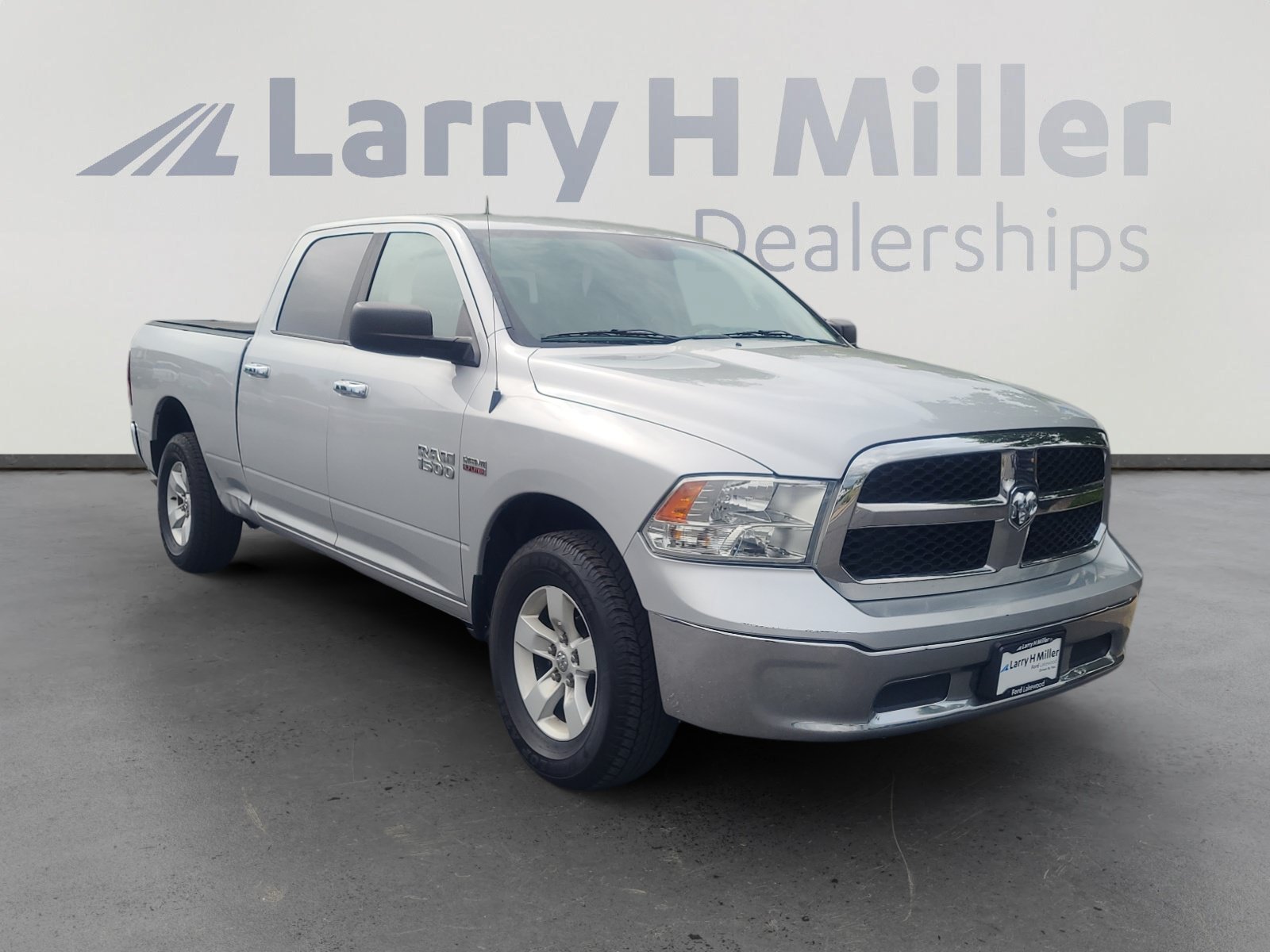 Used 2018 RAM 1500 Classic SLT AWD/4WD image 7