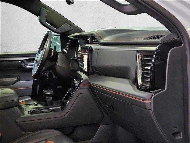 Used 2023 GMC Sierra 1500 AT4 w/ AT4 Premium Package AWD/4WD image 17