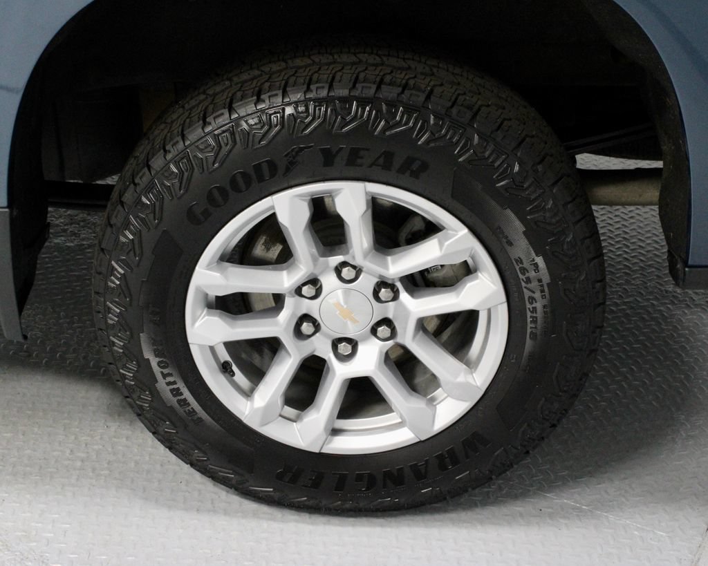 Used 2024 Chevrolet Silverado 1500 LT AWD/4WD image 19