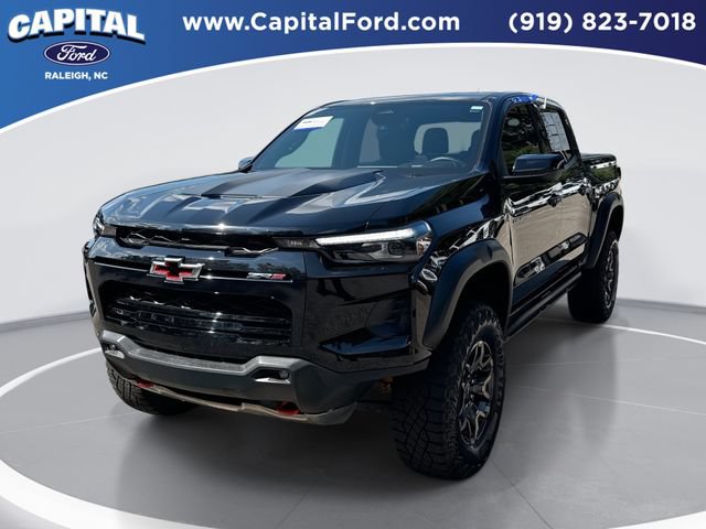 Used 2025 Chevrolet Colorado ZR2 w/ Technology Package AWD/4WD image 1