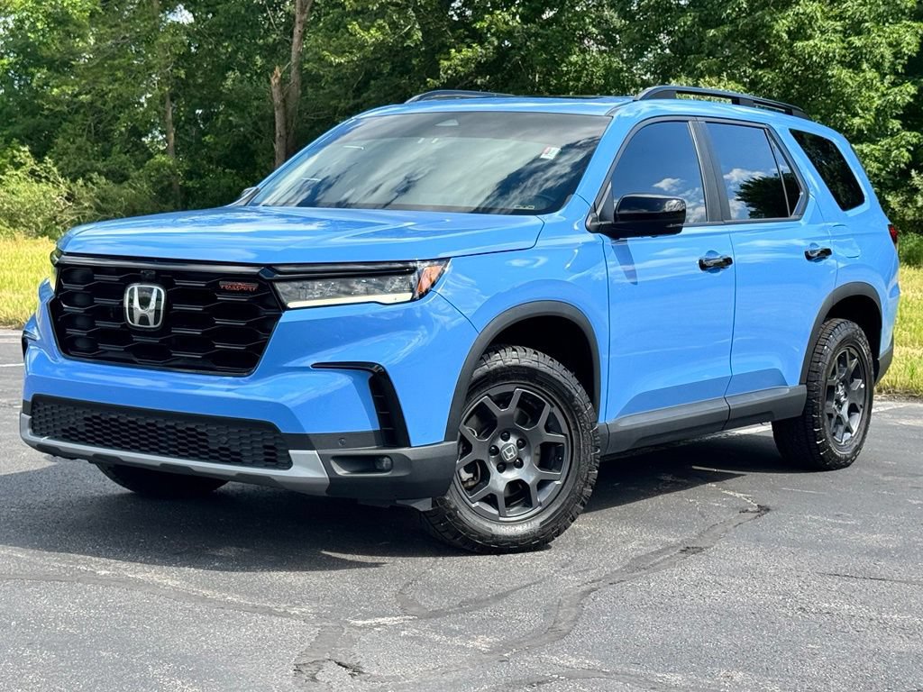 Used 2023 Honda Pilot TrailSport image 2