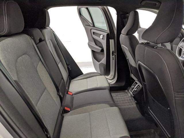 Used 2024 Volvo XC40 B5 Core AWD/4WD image 18