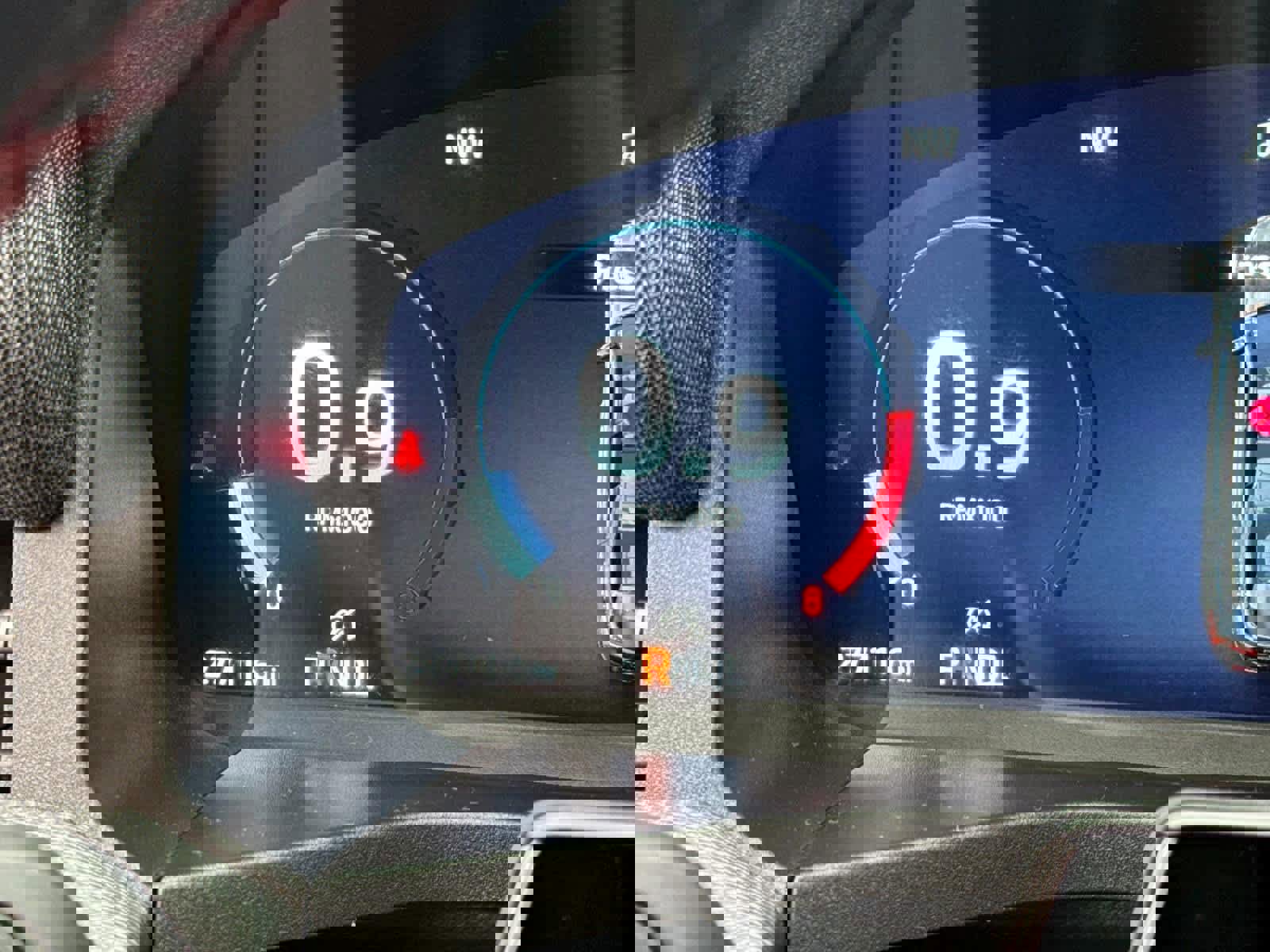 Certified 2025 Ford Explorer ST-Line w/ ST-Line Street Pack image 26