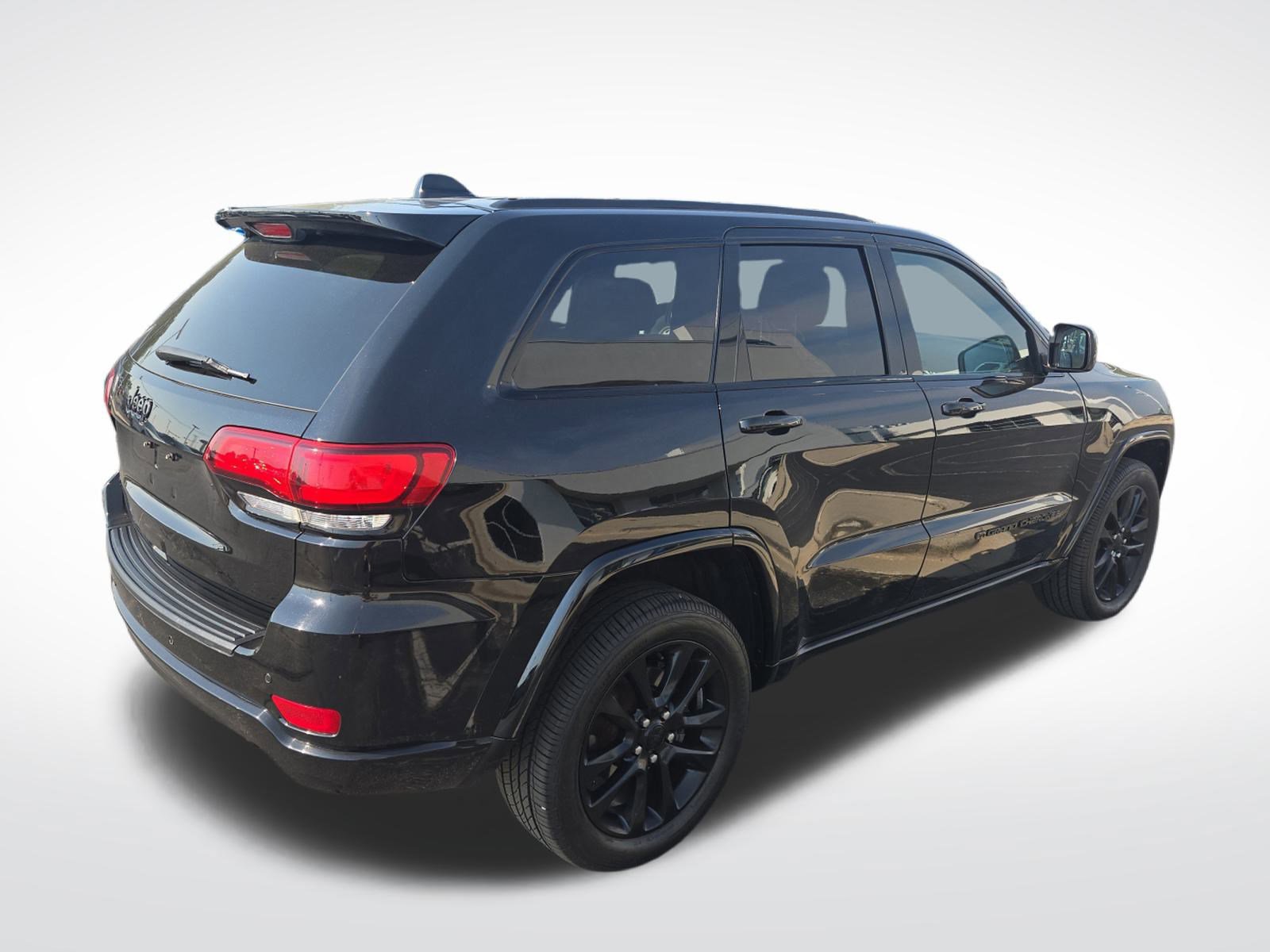 Used 2022 Jeep Grand Cherokee Laredo X image 4