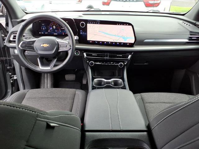 Used 2025 Chevrolet Traverse LT image 10