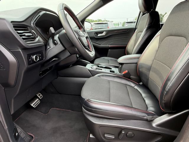 Certified 2023 Ford Escape ST-Line w/ Tech Pack #1 AWD/4WD image 19