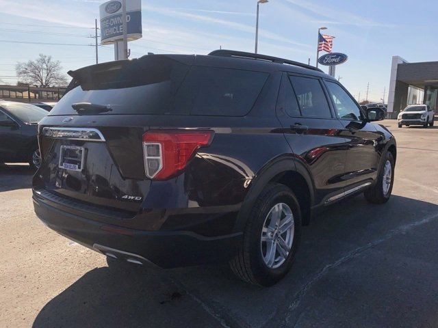 Certified 2022 Ford Explorer XLT w/ Equipment Group 202A image 3