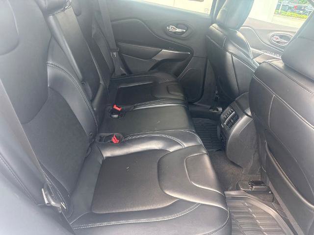 Used 2019 Jeep Cherokee Latitude Plus FWD image 28