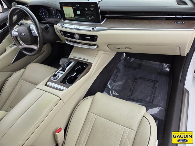 Used 2019 Kia K900 Luxury image 17