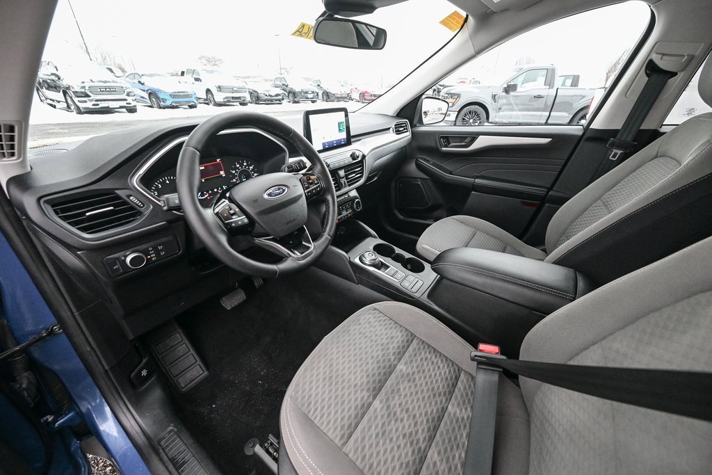 Certified 2022 Ford Escape SE w/ SE Sport Appearance Package image 18