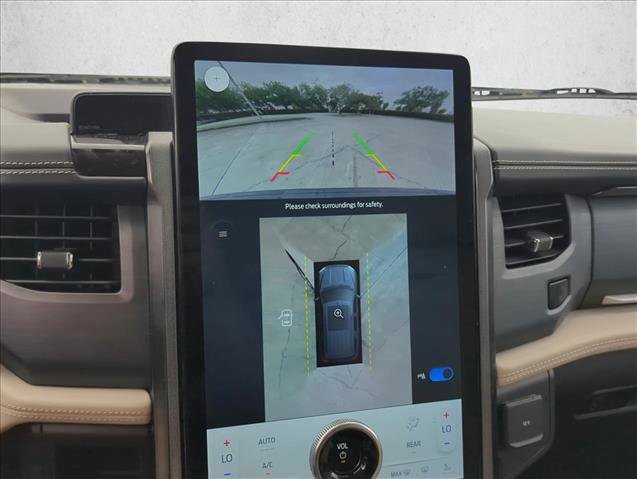 Certified 2023 Ford Expedition Max Platinum image 10