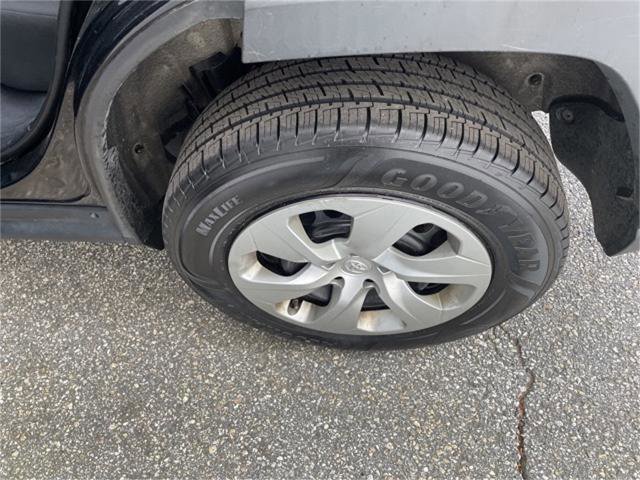 Used 2019 Toyota RAV4 LE image 11