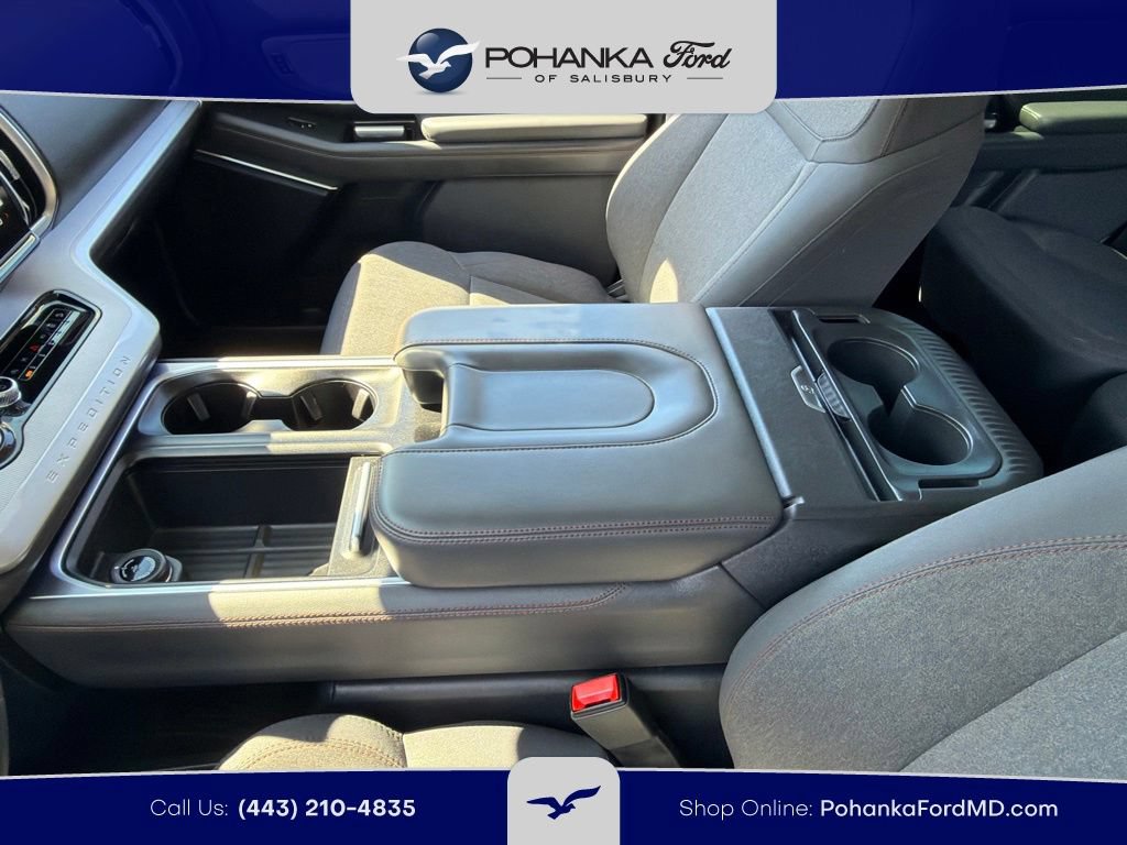 Certified 2025 Ford Expedition Active AWD/4WD image 14