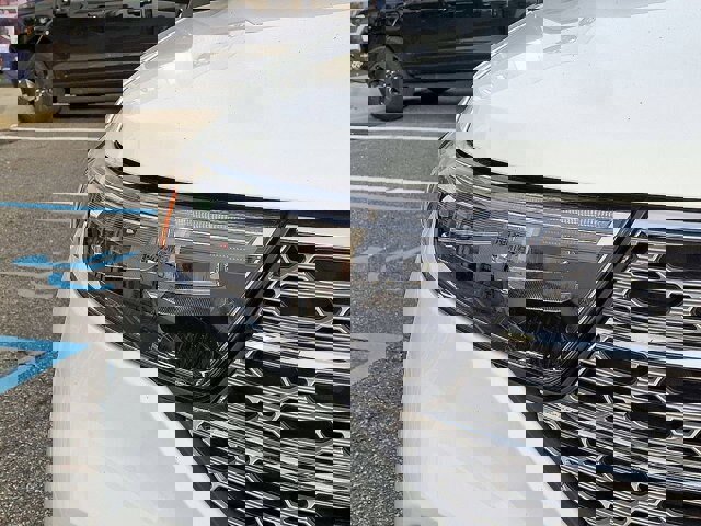 Certified 2022 Ford Explorer Limited w/ Equipment Group 301A image 29