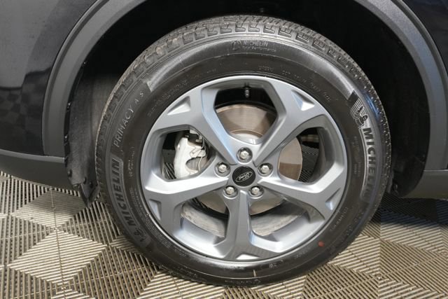 Certified 2025 Ford Escape ST-Line image 9