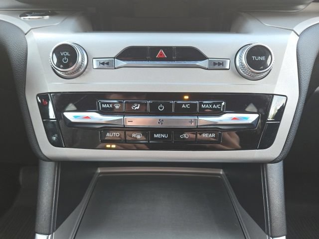 Certified 2023 Ford Explorer XLT w/ Equipment Group 202A AWD/4WD image 30