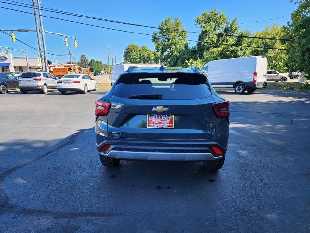 Used 2025 Chevrolet Trax LT image 4