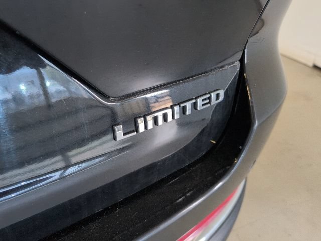 Used 2023 Jeep Grand Cherokee Limited AWD/4WD image 38