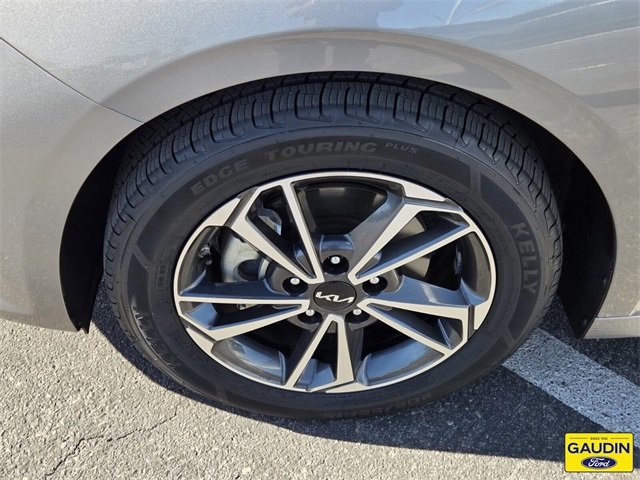 Used 2022 Kia Forte LXS image 9