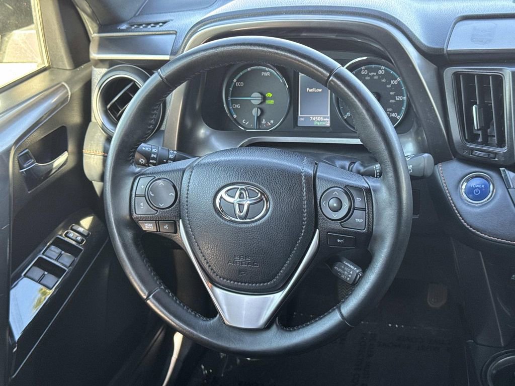 Used 2018 Toyota RAV4 SE w/ Advanced Technology Package image 9