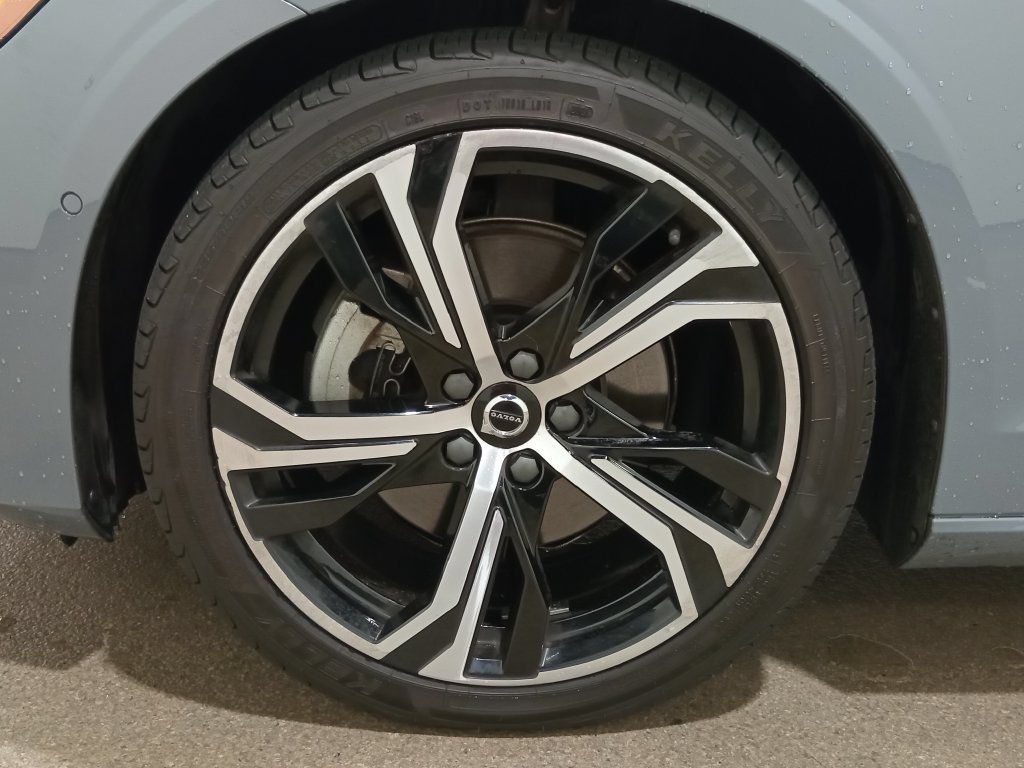 Used 2024 Volvo S60 B5 Plus FWD image 12