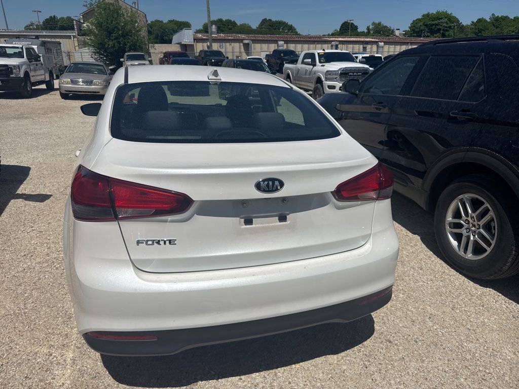 Used 2018 Kia Forte LX w/ LX Popular Package FWD image 4
