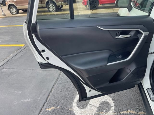 Used 2022 Toyota RAV4 XLE AWD/4WD image 17