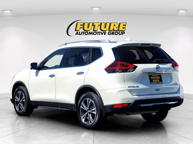 Used 2019 Nissan Rogue SV w/ Premium Package AWD/4WD image 3