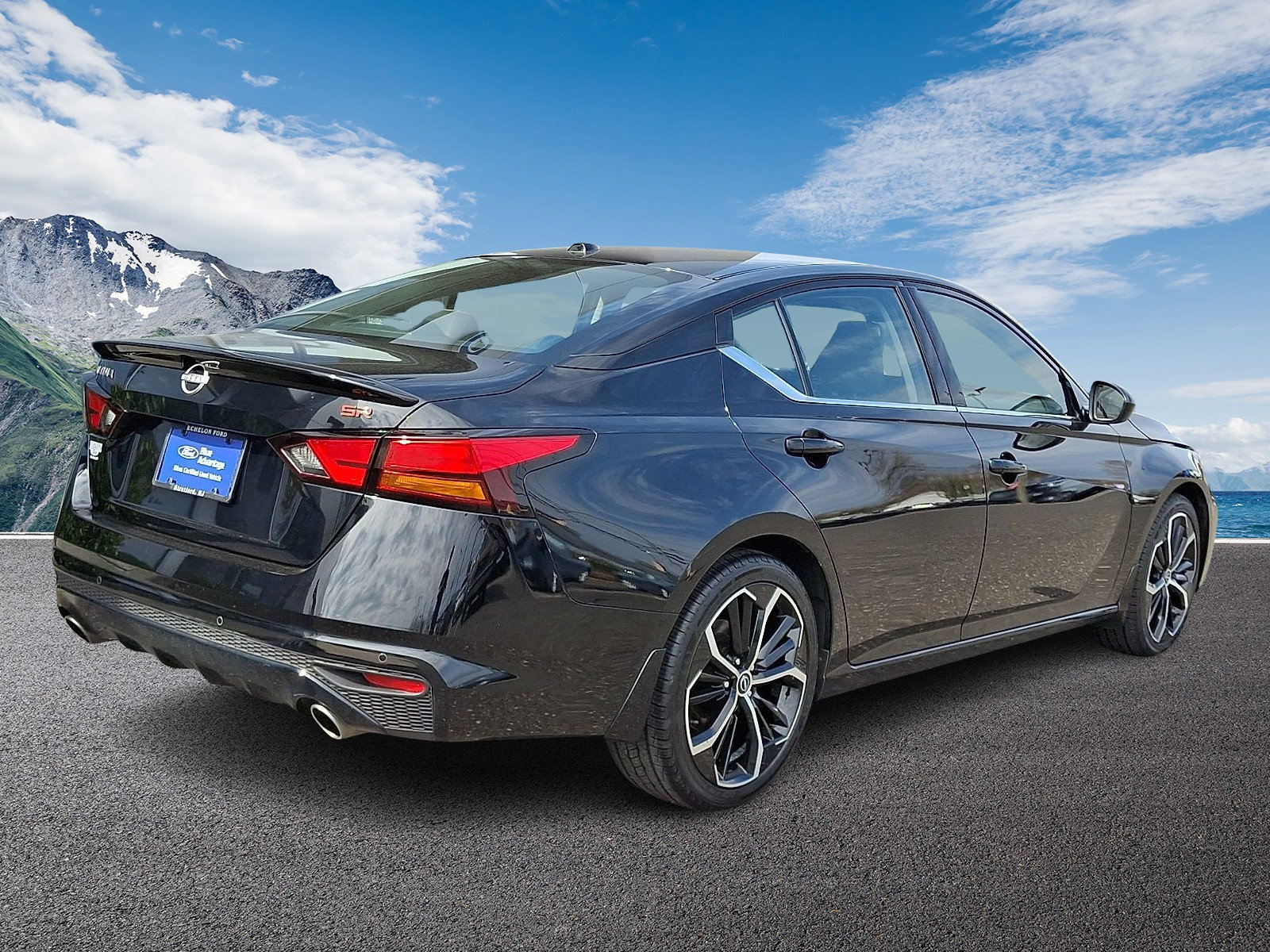 Used 2024 Nissan Altima 2.5 SR w/ SR Premium Package image 4