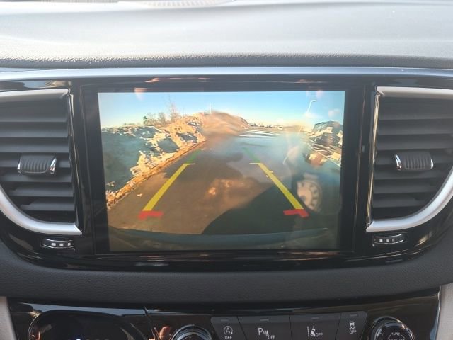 Used 2023 Chrysler Pacifica Touring-L image 31