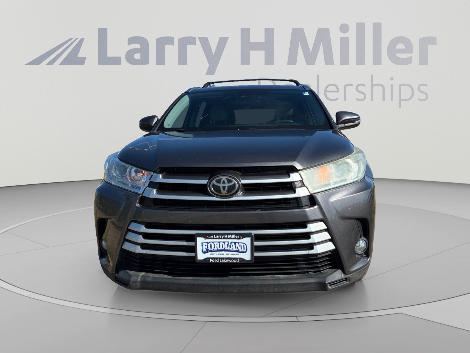 Used 2019 Toyota Highlander XLE AWD/4WD image 8