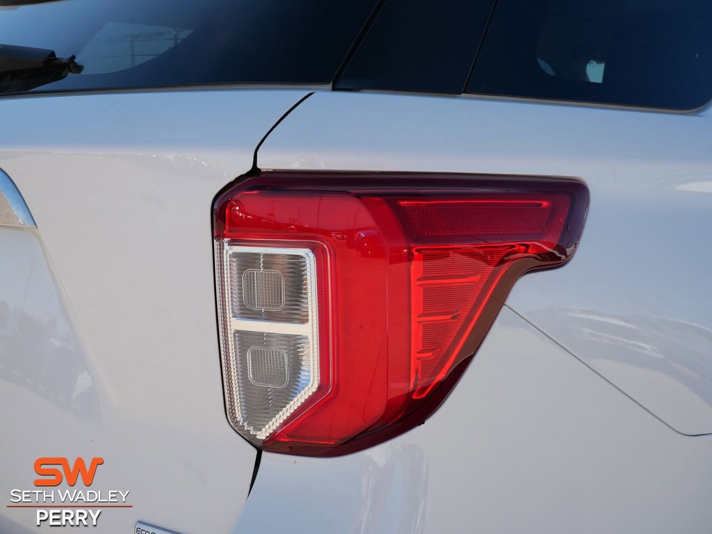 Certified 2020 Ford Explorer Platinum w/ Premium Technology Package image 9
