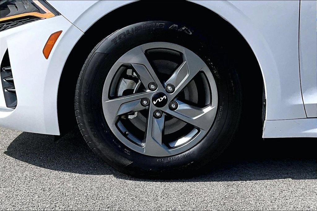 Used 2022 Kia K5 LXS FWD image 9