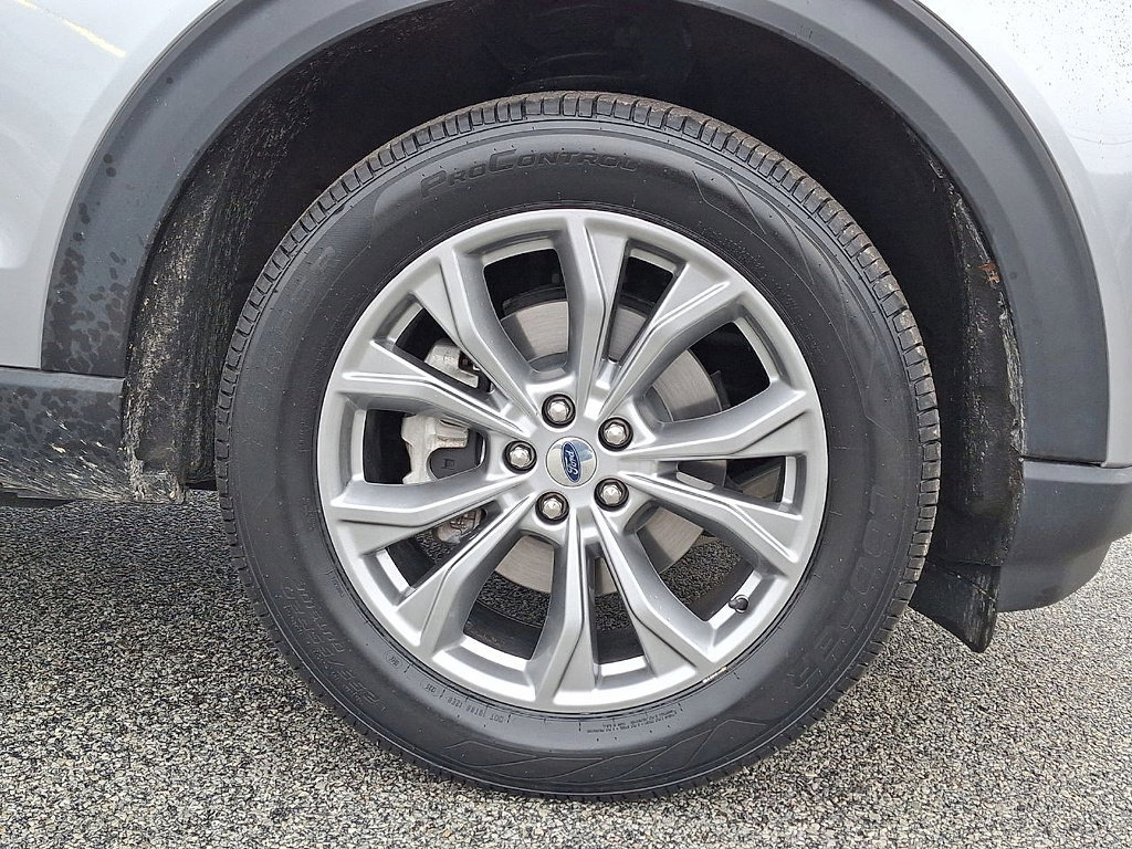 Certified 2022 Ford Explorer Limited w/ Equipment Group 301A image 28